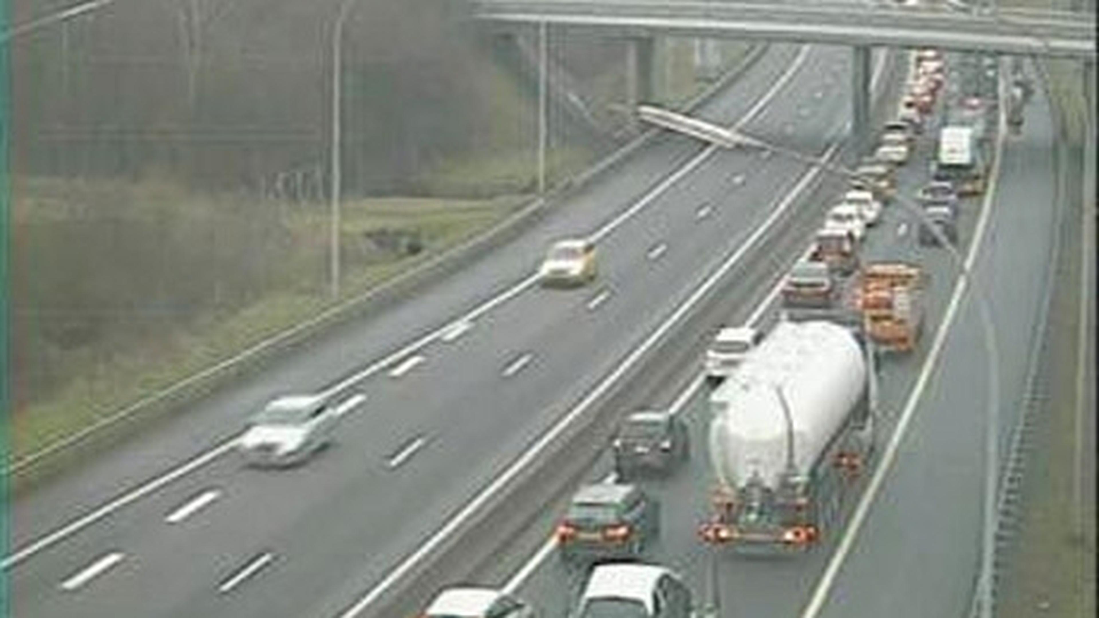 Accident on the A6 Traffic jam from the Belgian border